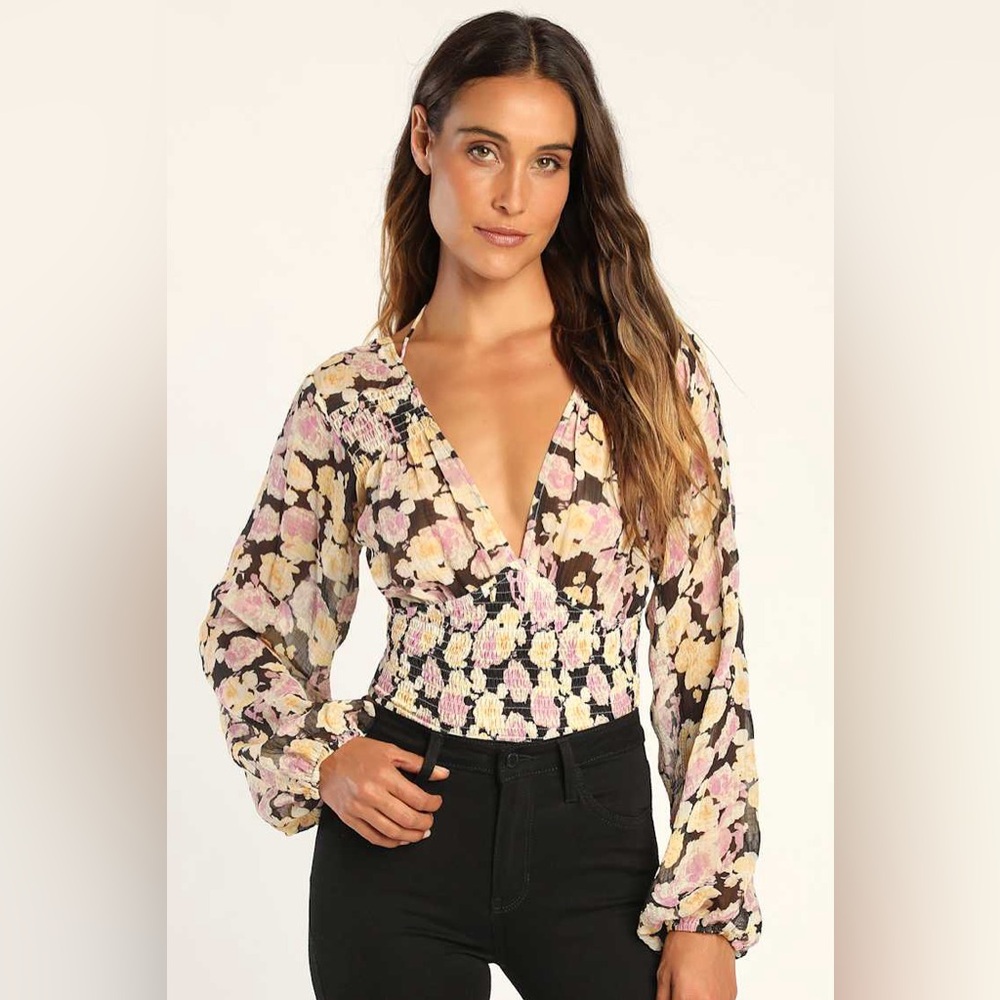 NWT Lulu’s Romantic Impressions Blouse Top M Floral
